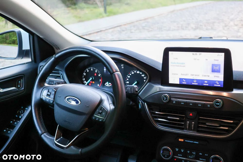 Ford Focus 1.0 EcoBoost Titanium X - 14