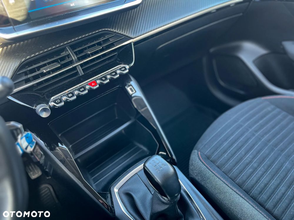 Peugeot 208 - 20