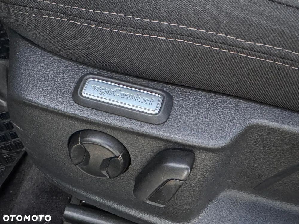 Volkswagen Passat Variant 1.6 TDI (BlueMotion Technology) Comfortline - 9