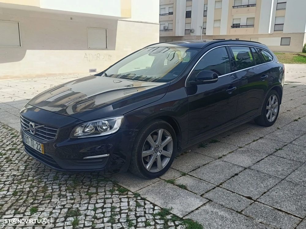 Volvo V60 2.0 D2 Momentum - 3