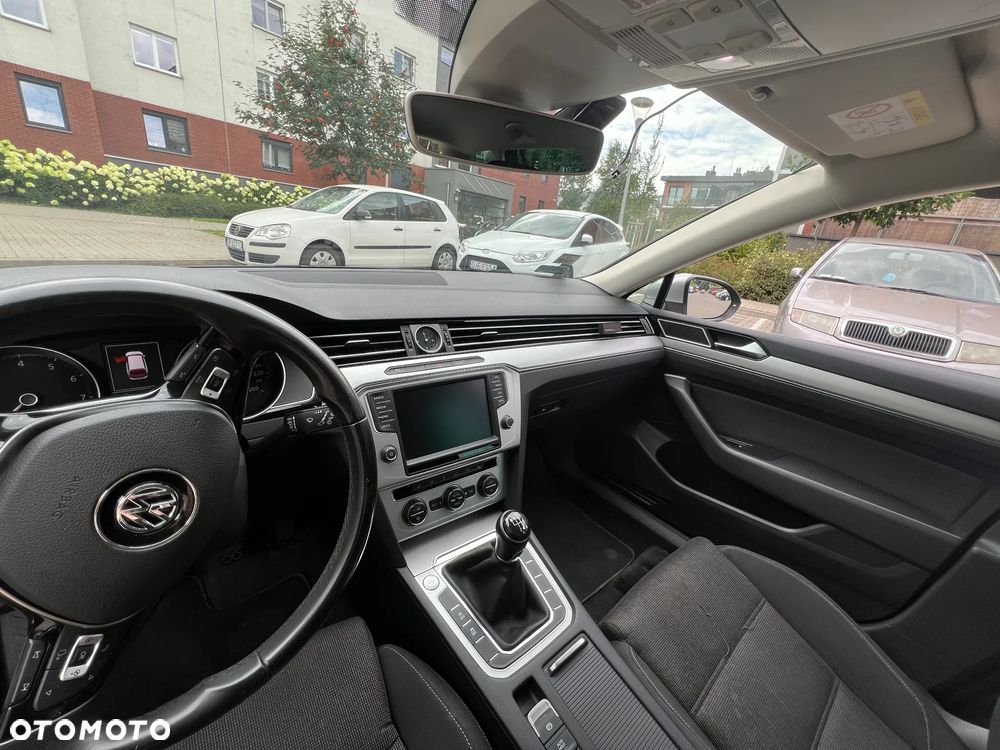 Volkswagen Passat 1.8 TSI BMT Comfortline - 25