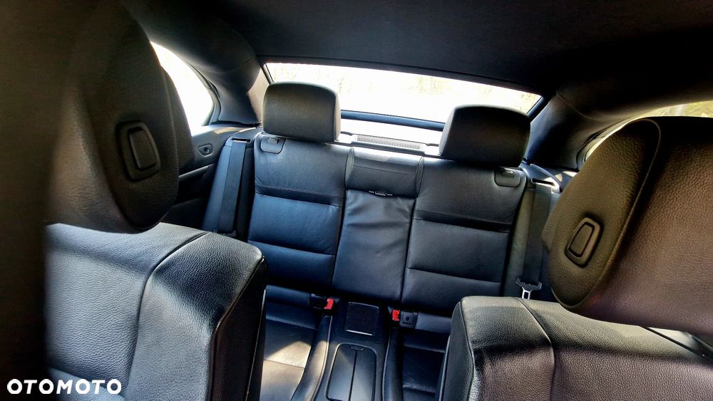 BMW Seria 3 318i M Sport Edition - 16