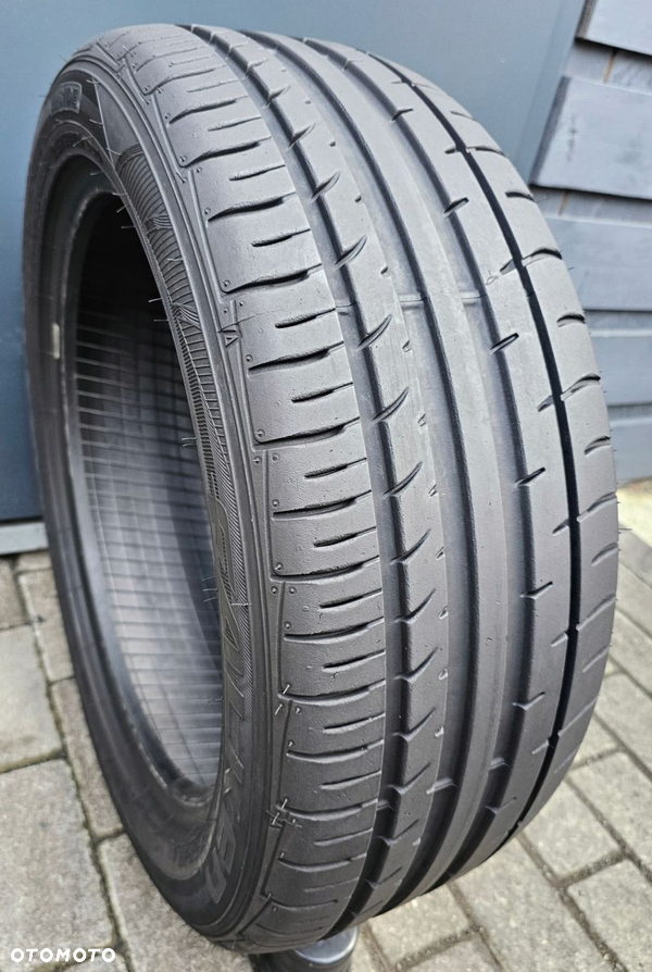Falken Azenis FK453CC 215/50R18 92 W