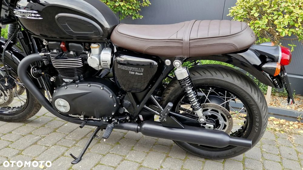 Triumph Bonneville - 26
