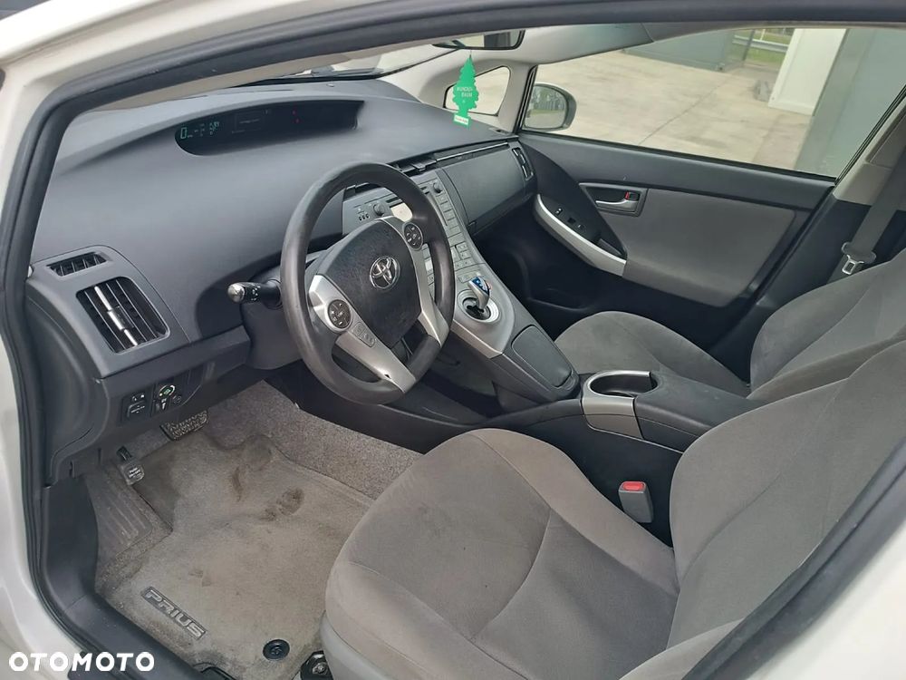 Toyota Prius - 10