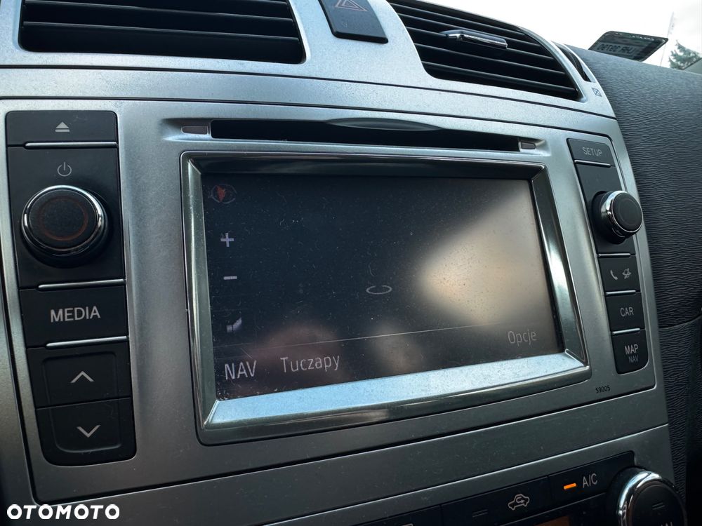 Toyota Avensis 2.0 D-4D - 18