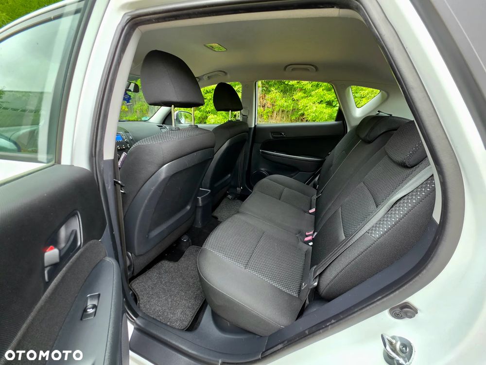 Hyundai i30 1.4 FIFA WM Edition - 11