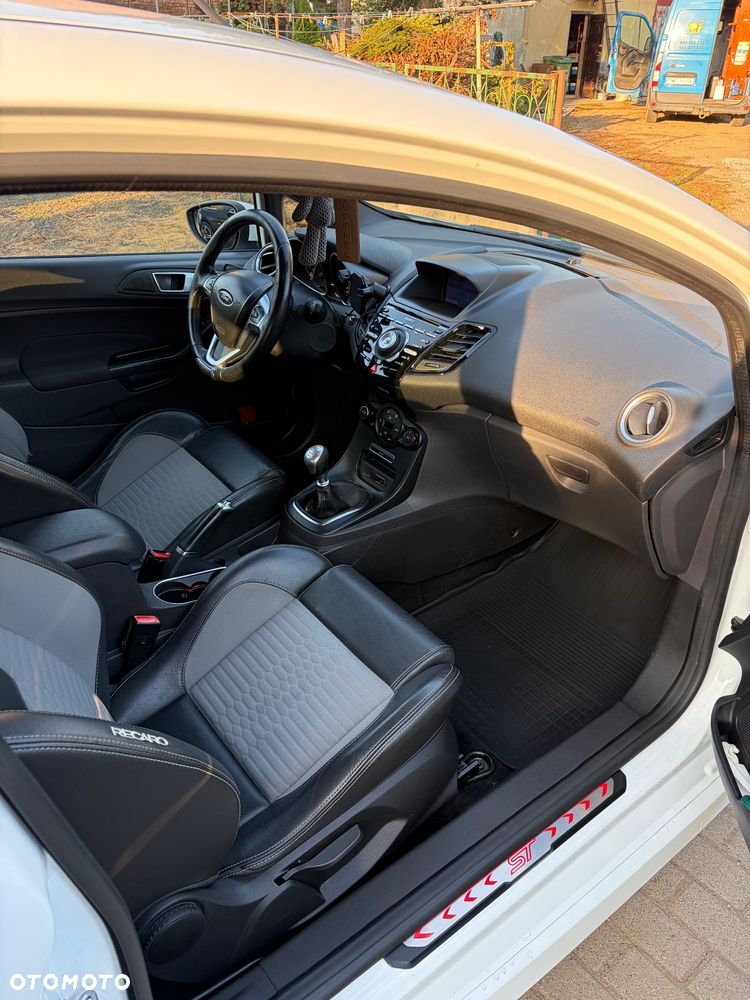 Ford Fiesta - 8