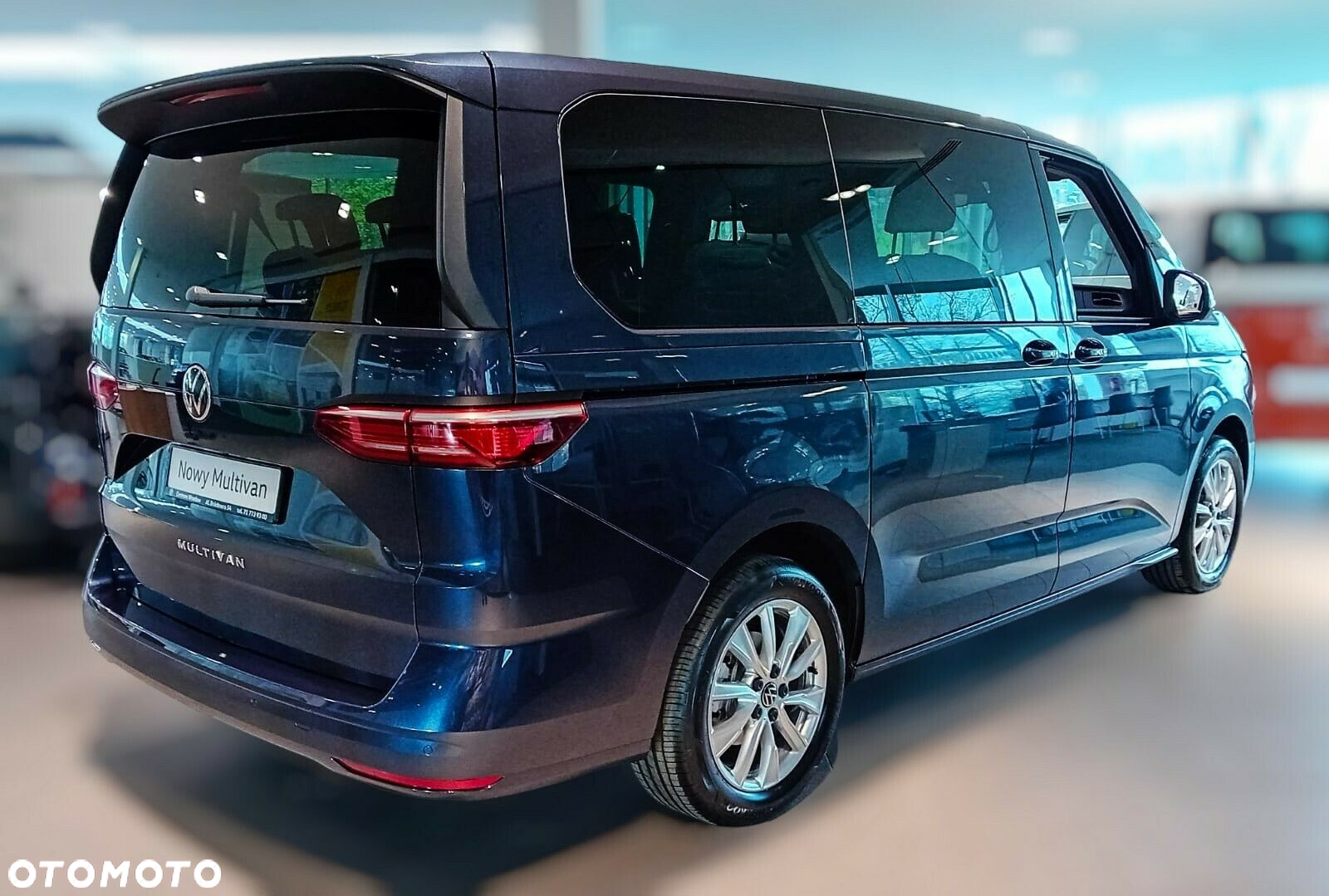 Volkswagen Multivan 2.0 TDI L2 Life DSG - 2