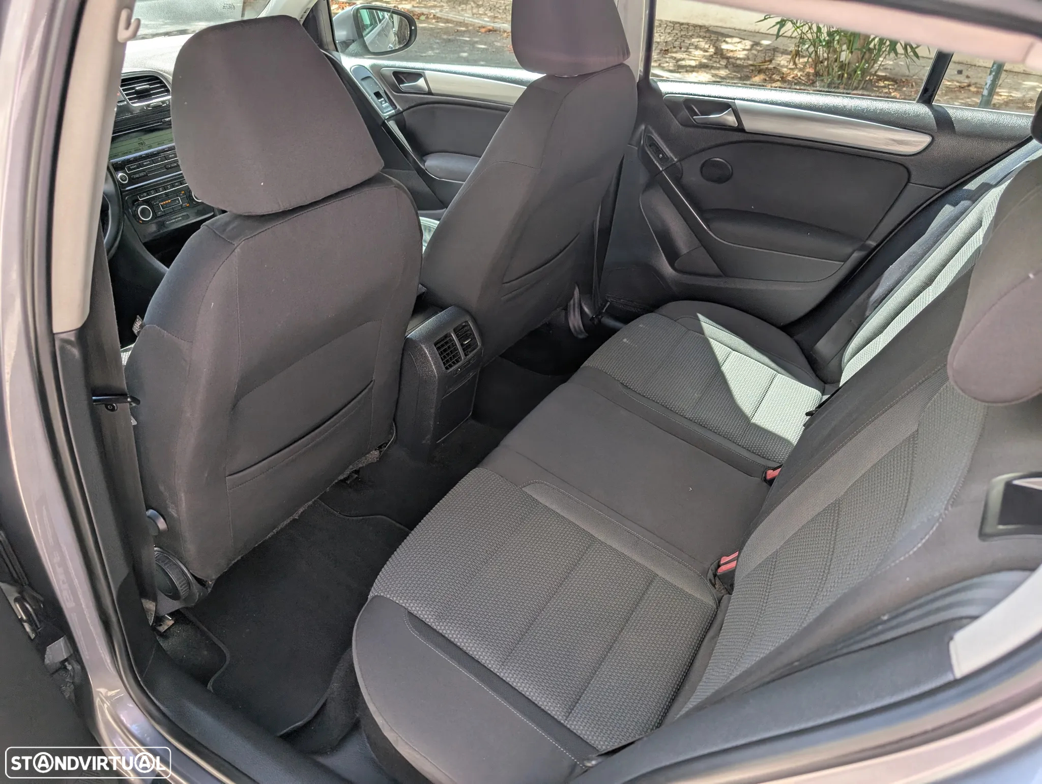 VW Golf 2.0 TDi Confortline - 6