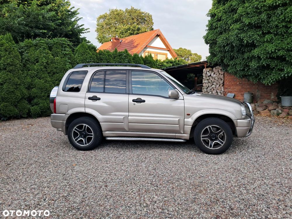 Suzuki Grand Vitara 2.0 - 3