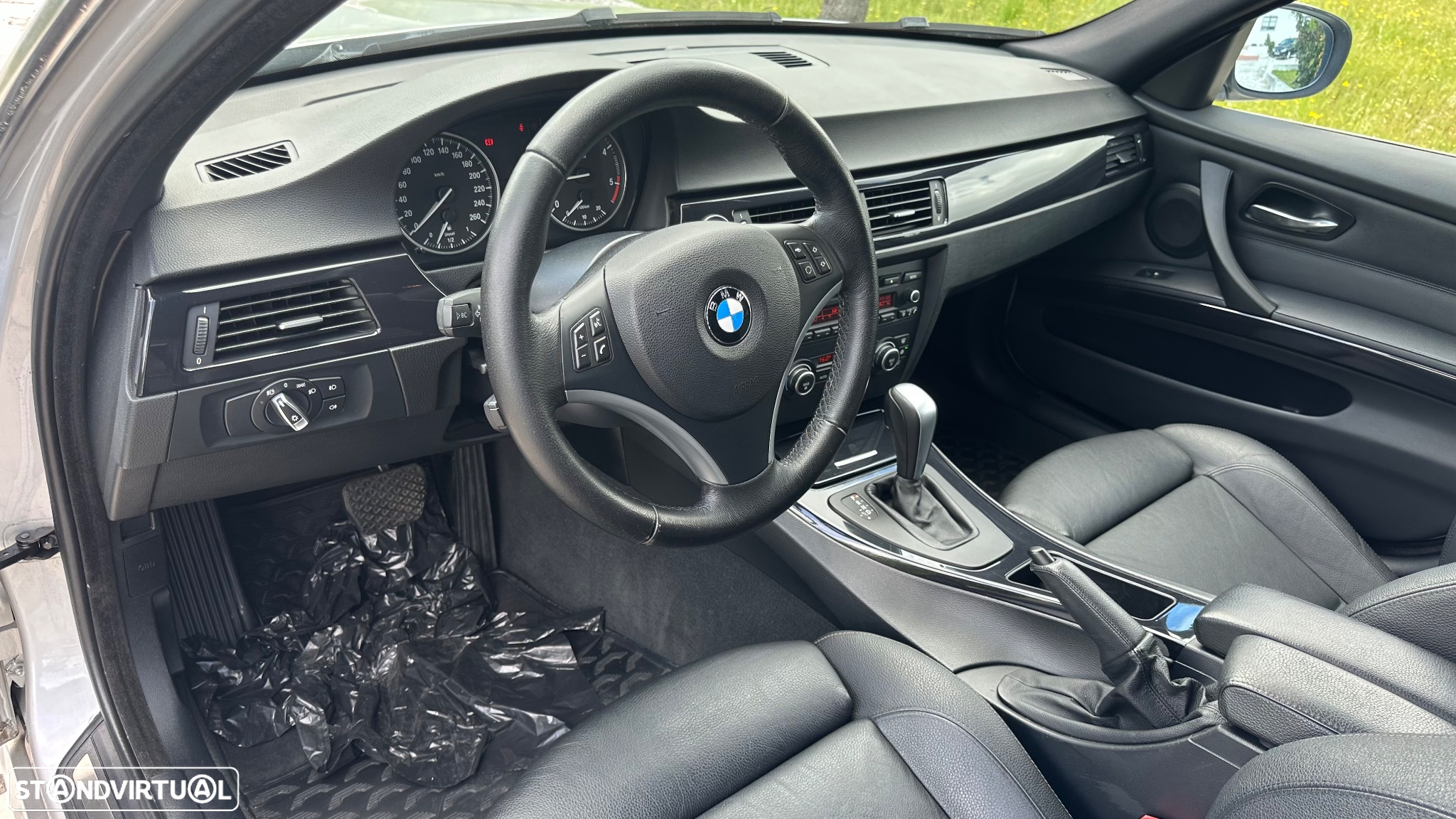 BMW 318 d Touring Auto - 14