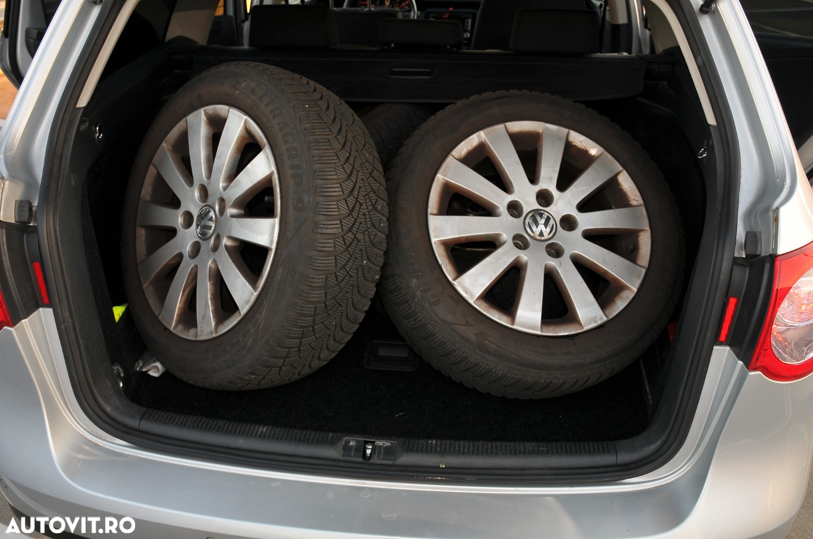 Volkswagen Passat Variant 2.0 TDI Blue TDI DSG Comfortline - 12