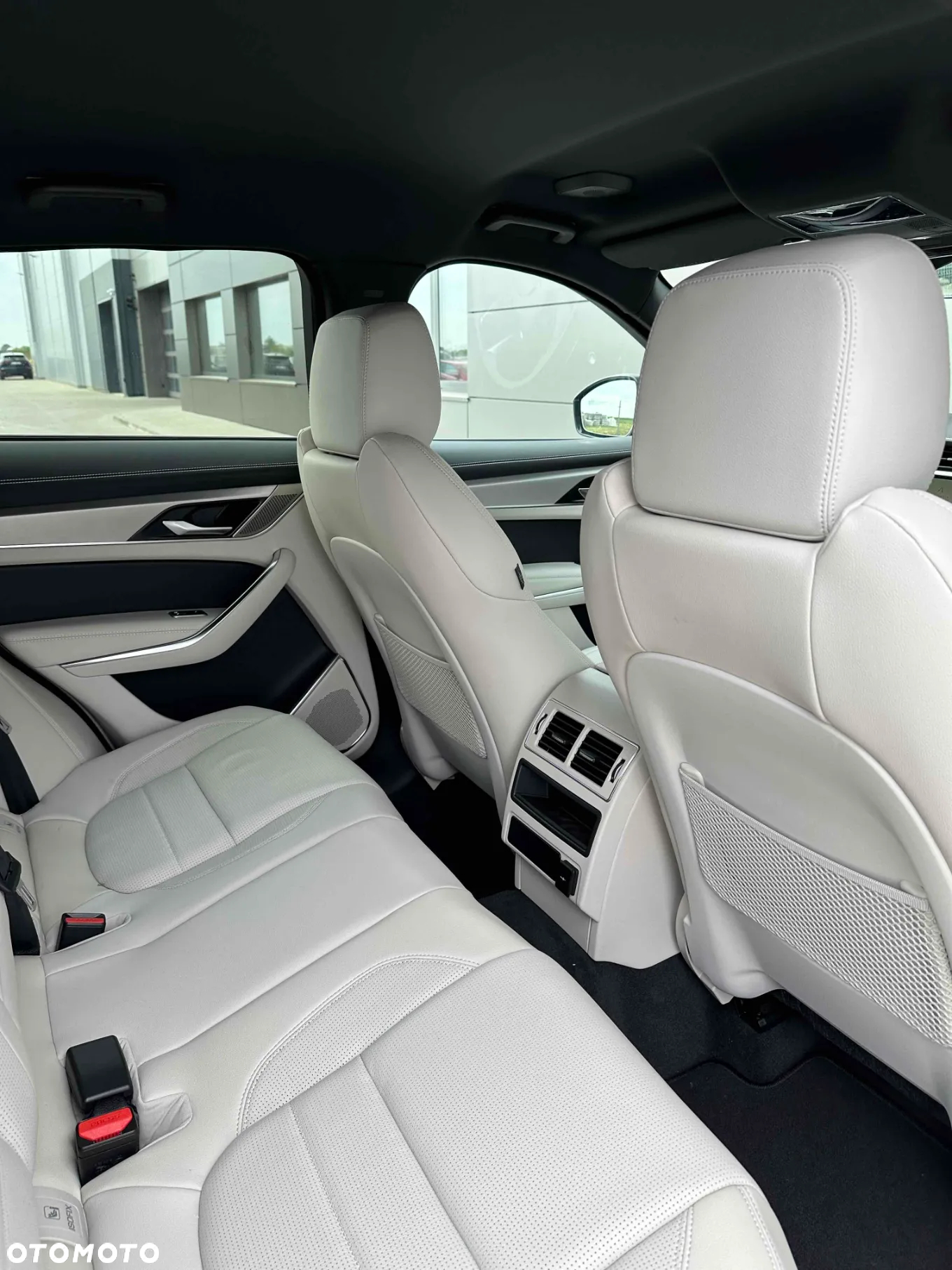Jaguar F-Pace - 10