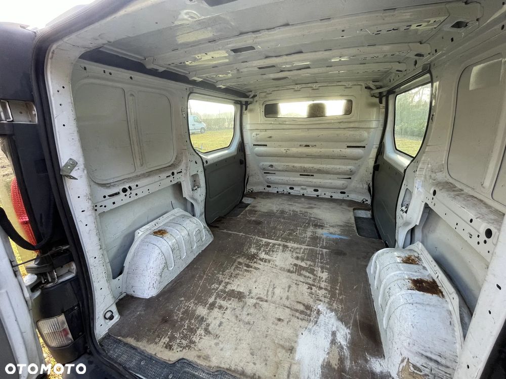 Opel Vivaro - 12