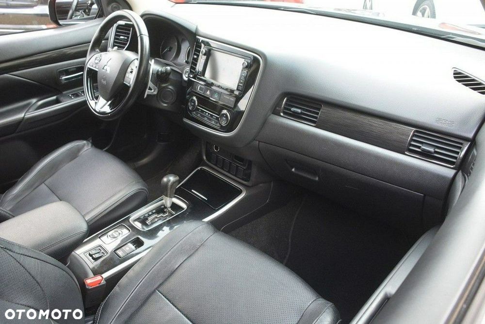 Mitsubishi Outlander 2.2 DI-D Instyle SDA 4WD - 13