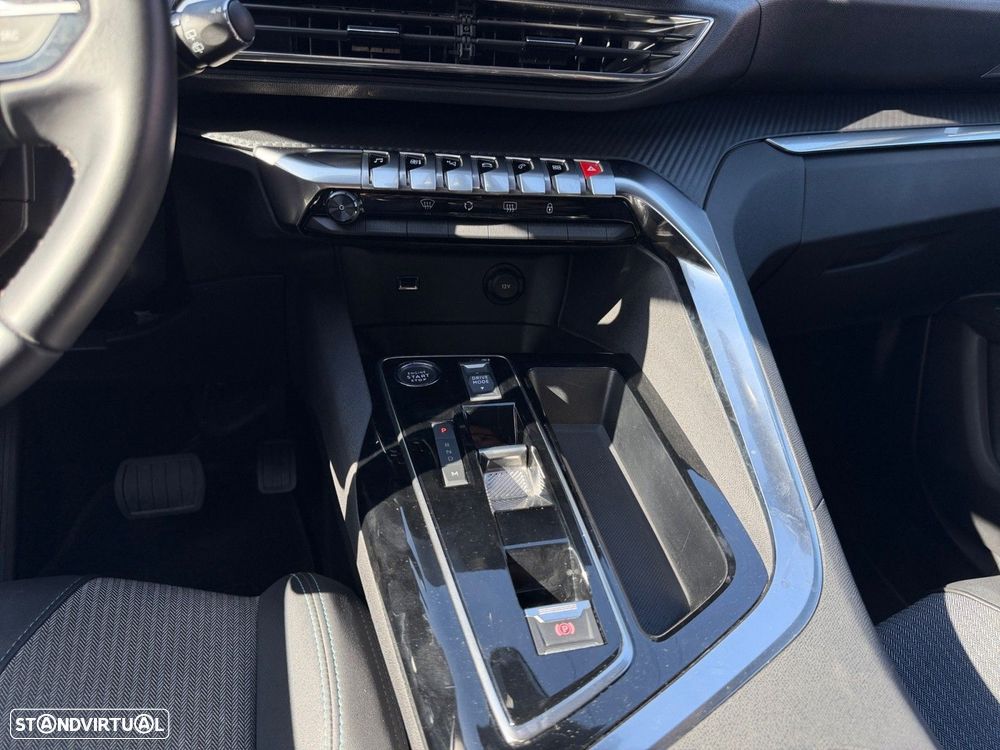 Peugeot 5008 1.2 Hybrid Allure Pack e-DCS6 - 11