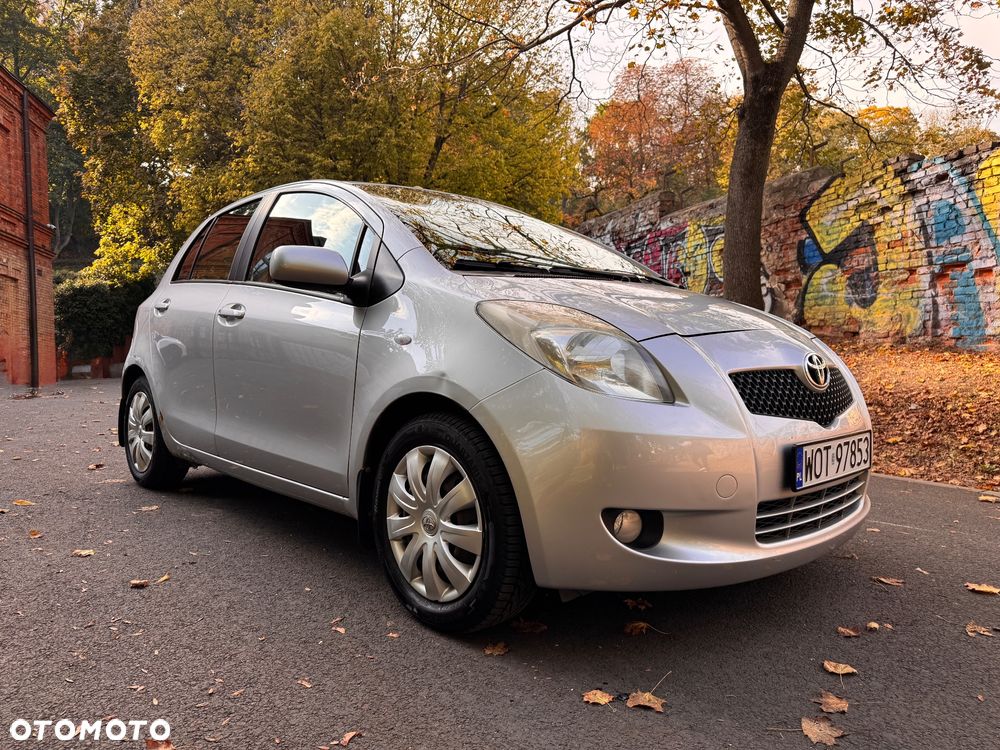 Toyota Yaris - 1