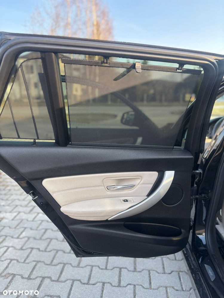 BMW Seria 3 320d Luxury Line - 16