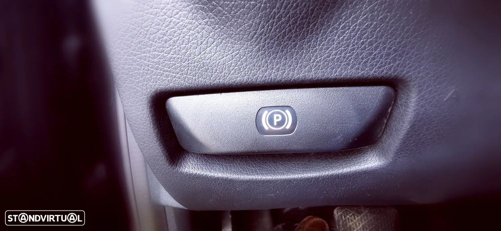 Mercedes-Benz E 250 BlueTEC 4Matic 7G-TRONIC Avantgarde - 28