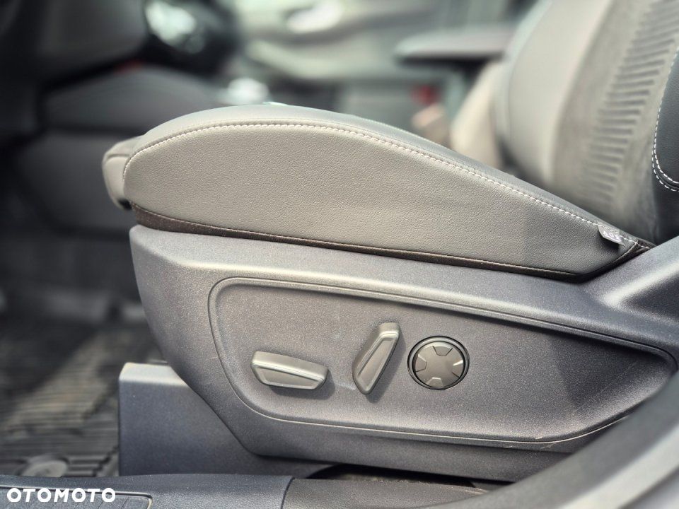 Ford Kuga - 17
