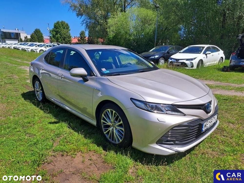 Toyota Camry - 6