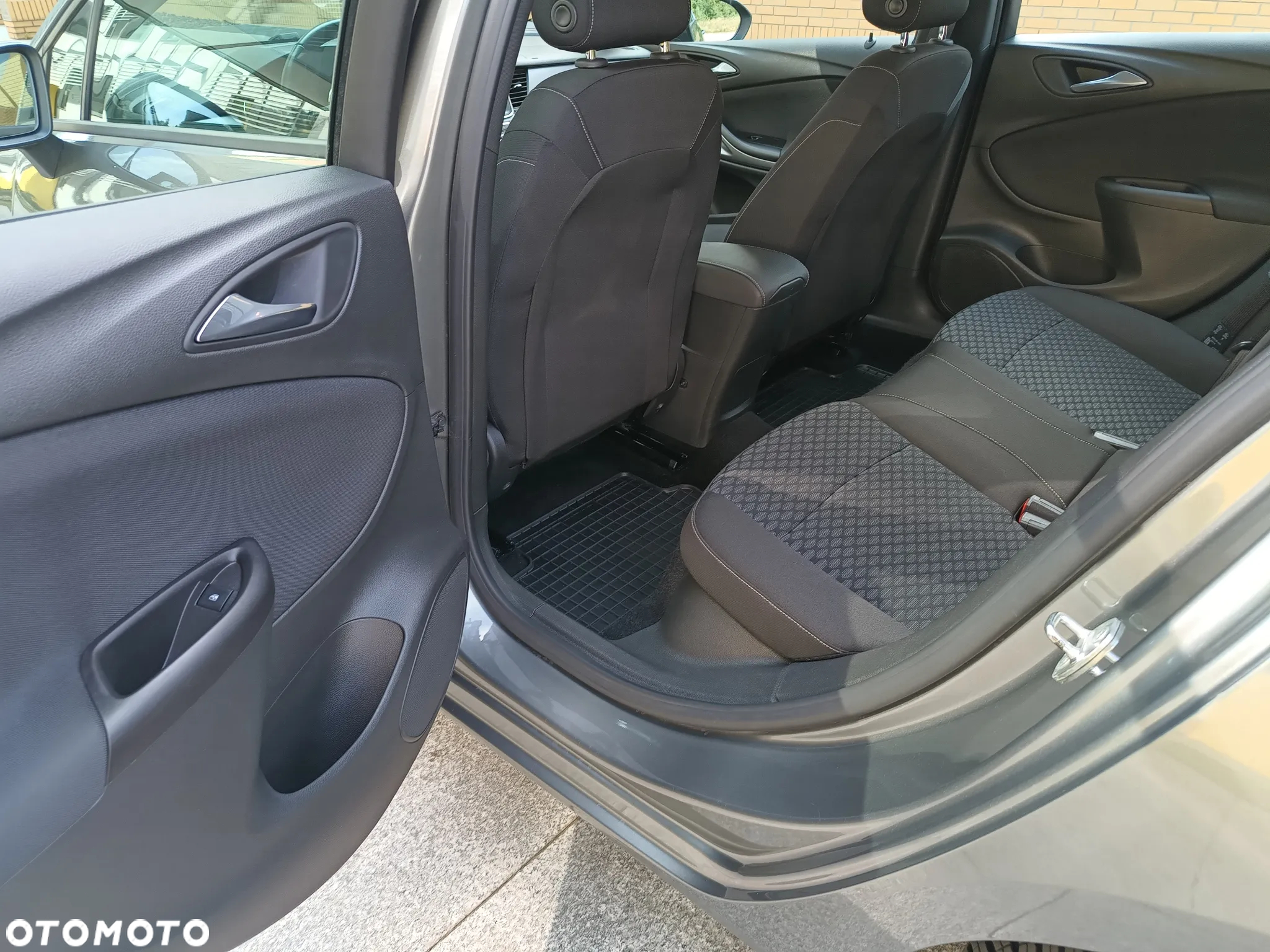 Opel Astra V 1.4 T Dynamic - 10