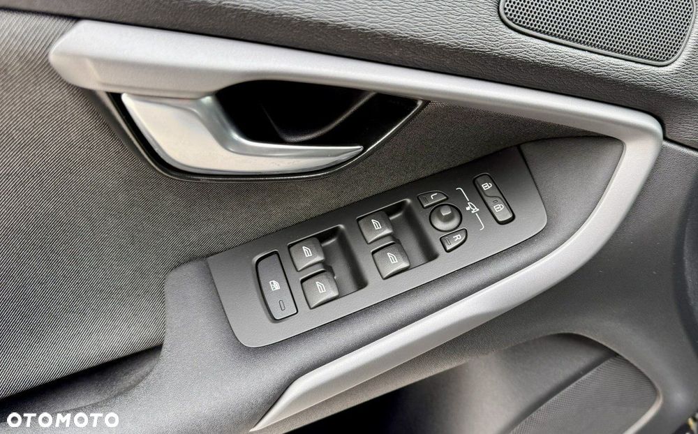 Volvo V40 Cross Country D3 Drive-E Momentum - 29