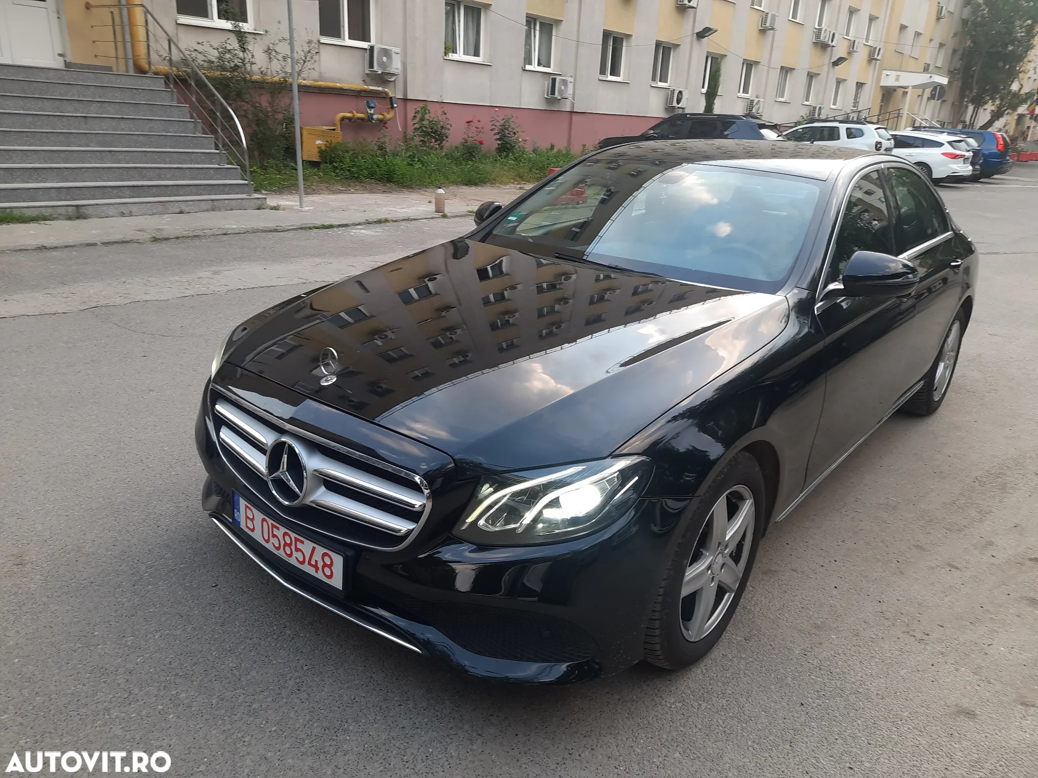 Mercedes-Benz E 200 d T 9G-TRONIC Avantgarde - 2