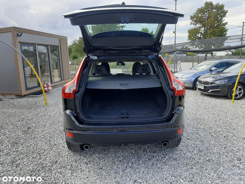 Volvo XC 60 D5 AWD Momentum - 22