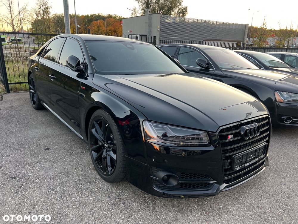 Audi S8 Plus - 10