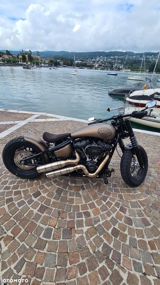 Harley-Davidson Softail Street Bob - 12