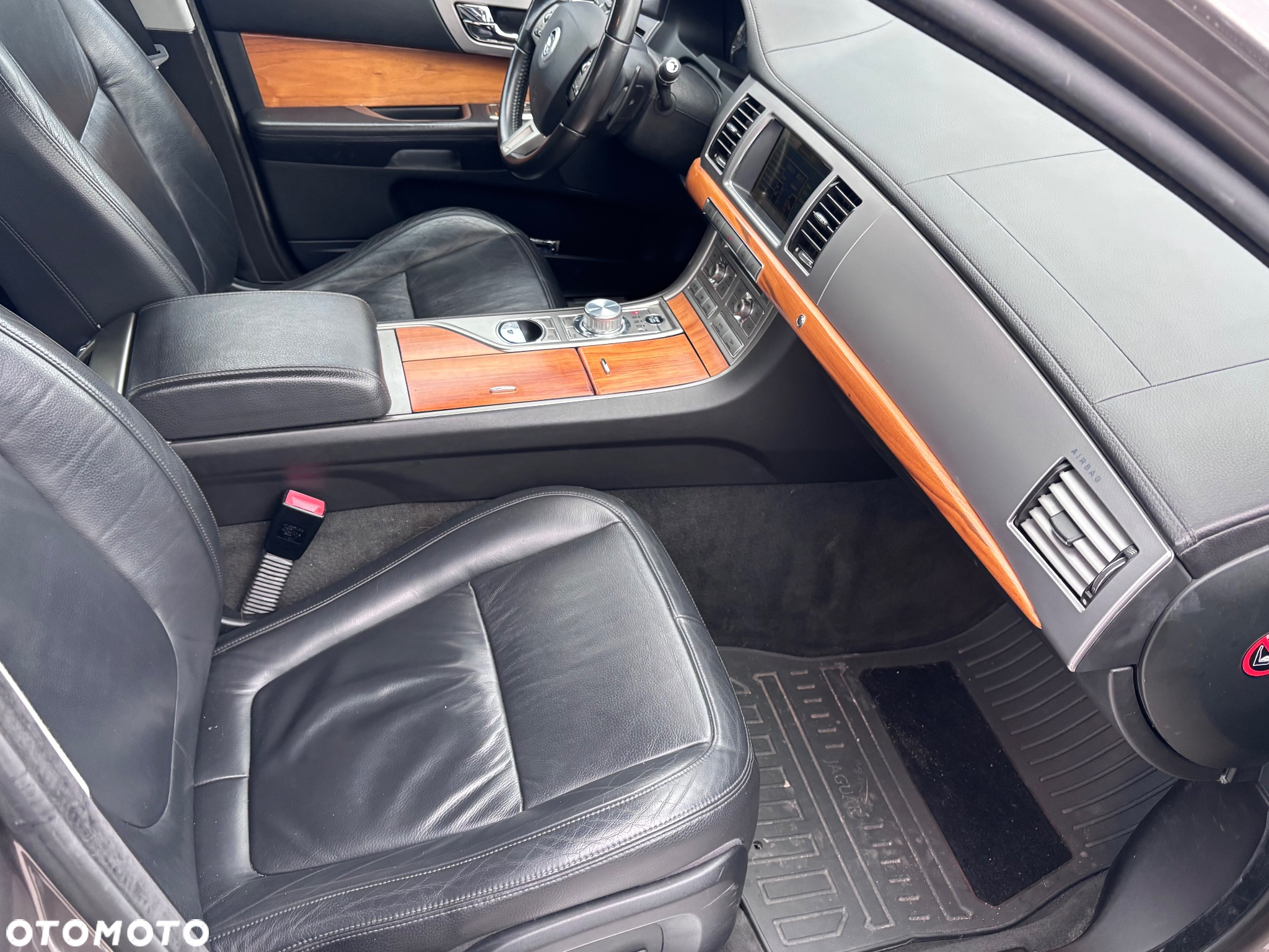 Jaguar XF 3.0 V6 D S Luxury - 12