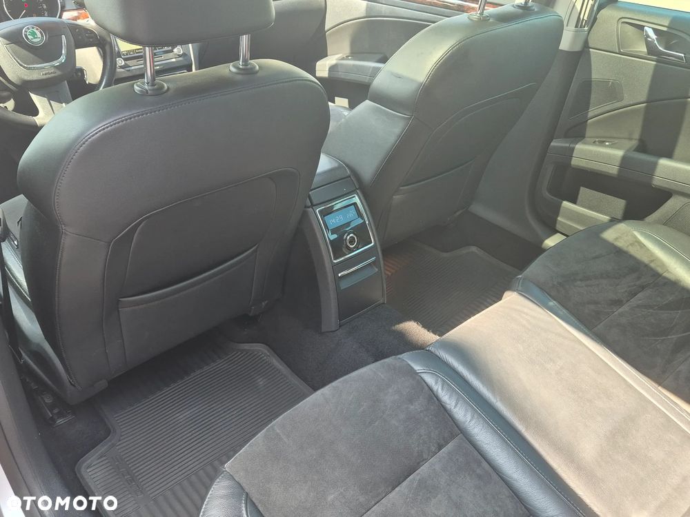 Skoda Superb 2.0 TDI DSG Exclusive - 20