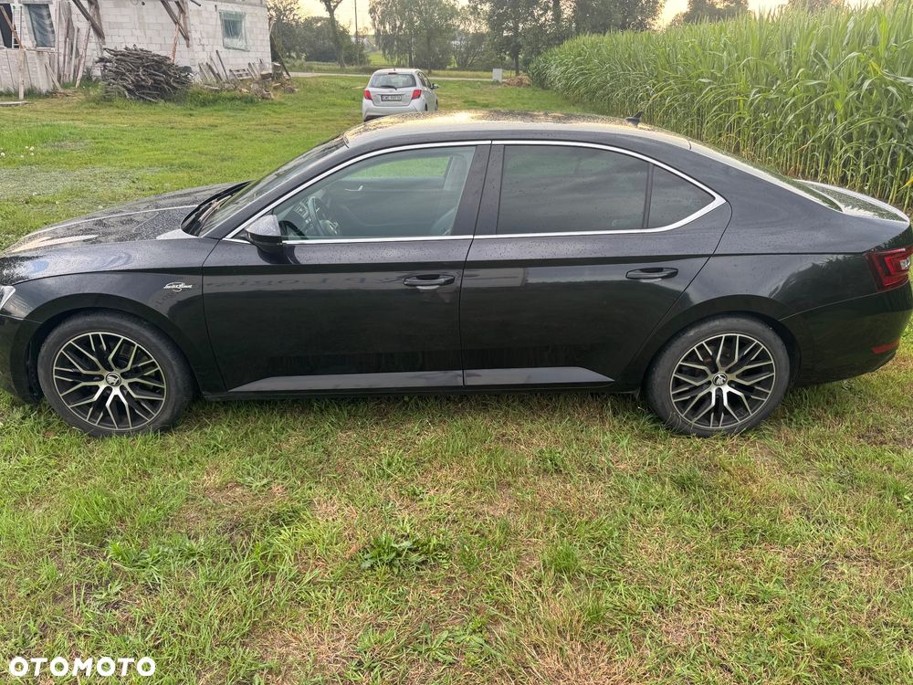 Skoda Superb 2.0 TDI 4x4 L&K DSG - 3