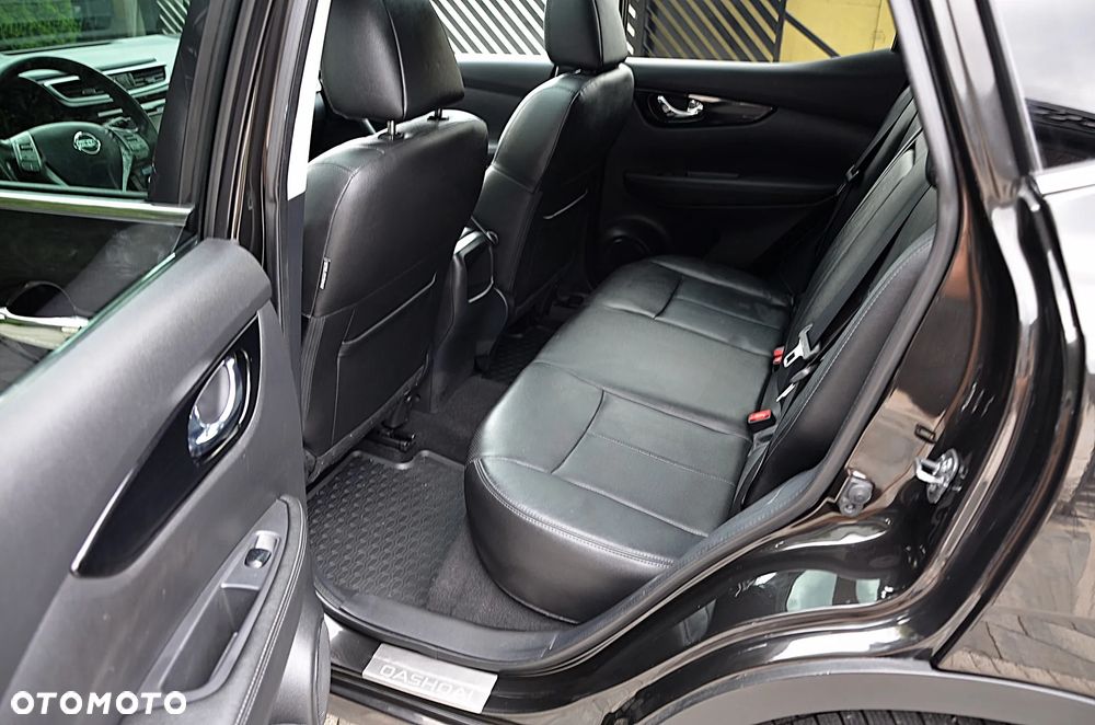 Nissan Qashqai 1.6 DCi Xtronic TEKNA - 23