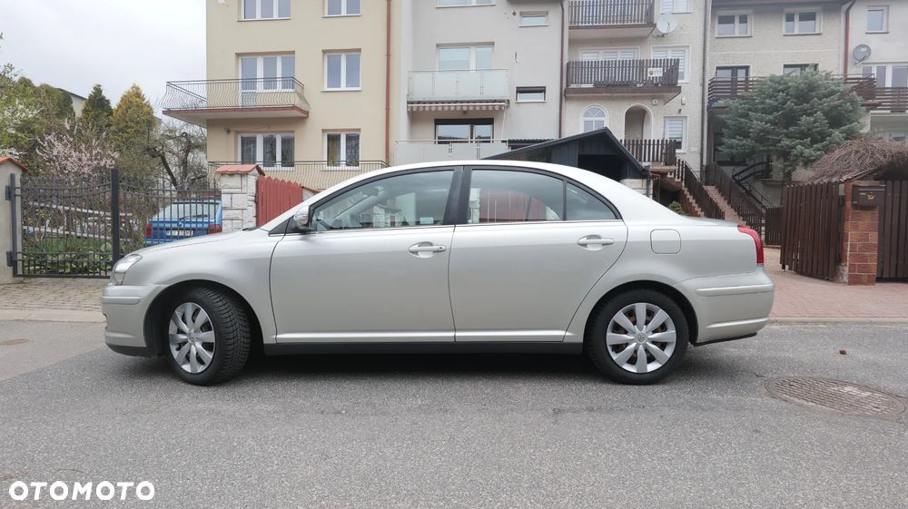 Toyota Avensis - 5
