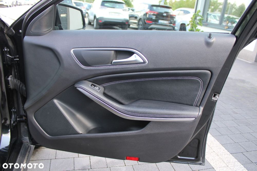Mercedes-Benz GLA - 28