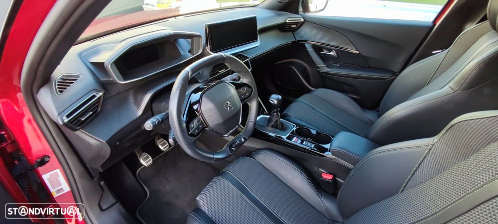 Peugeot 2008 1.2 PureTech GT Line - 12