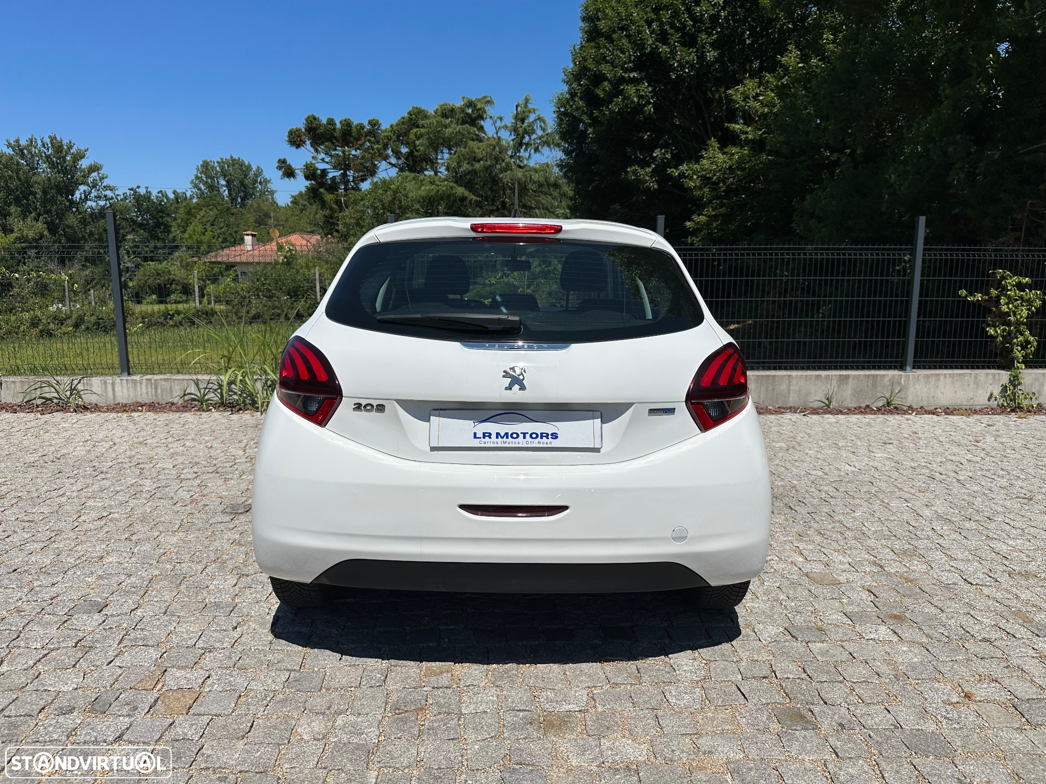 Peugeot 208 1.6 BlueHDi Style - 4