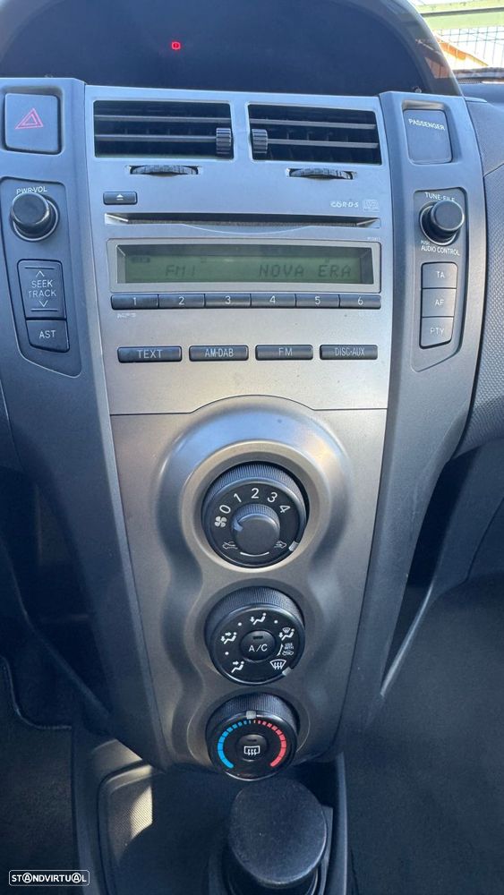 Toyota Yaris 1.0 VVT-i Comfort+AC - 31