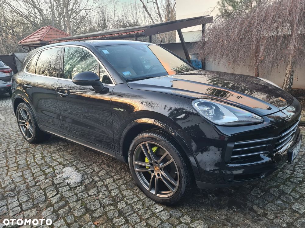 Porsche Cayenne - 1