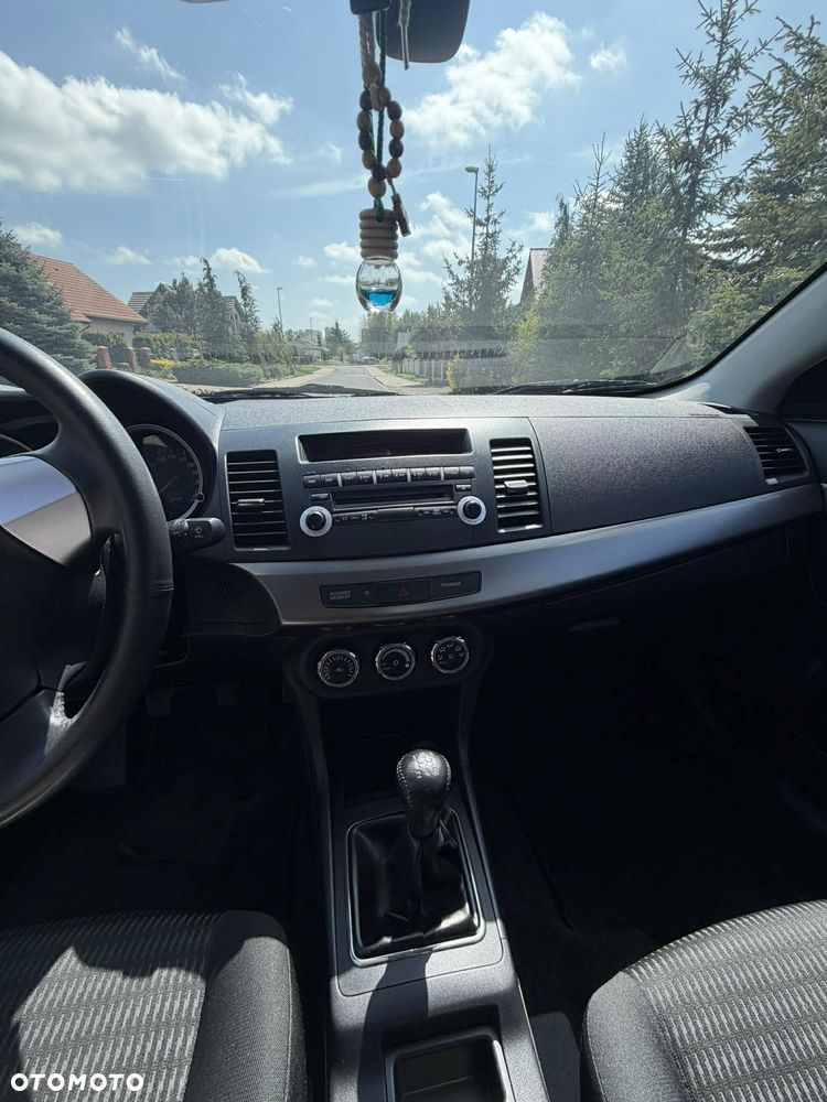 Mitsubishi Lancer - 11