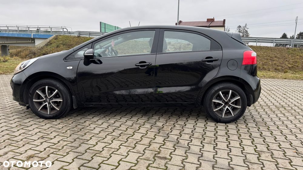 Kia Rio - 8