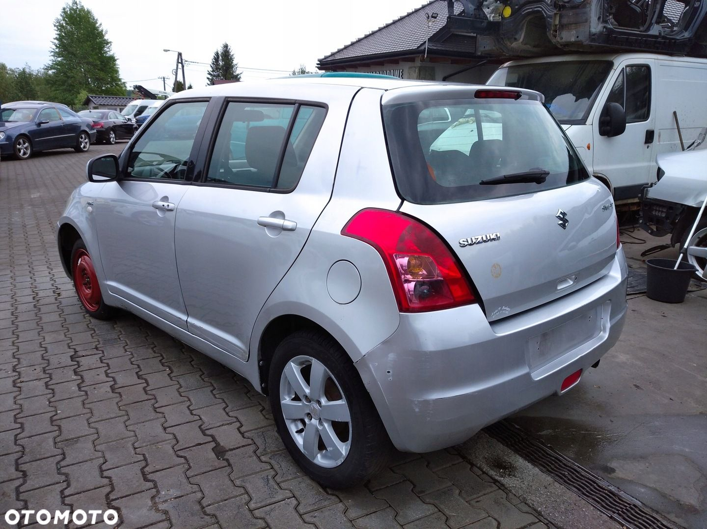 SUZUKI SWIFT 3 III MK6 DRZWI TYŁ LEWE SREBRNE SZYBA KLAMKA ZCC - 13