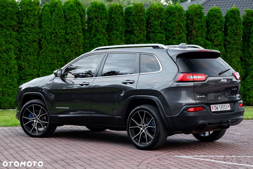 Jeep Cherokee - 10