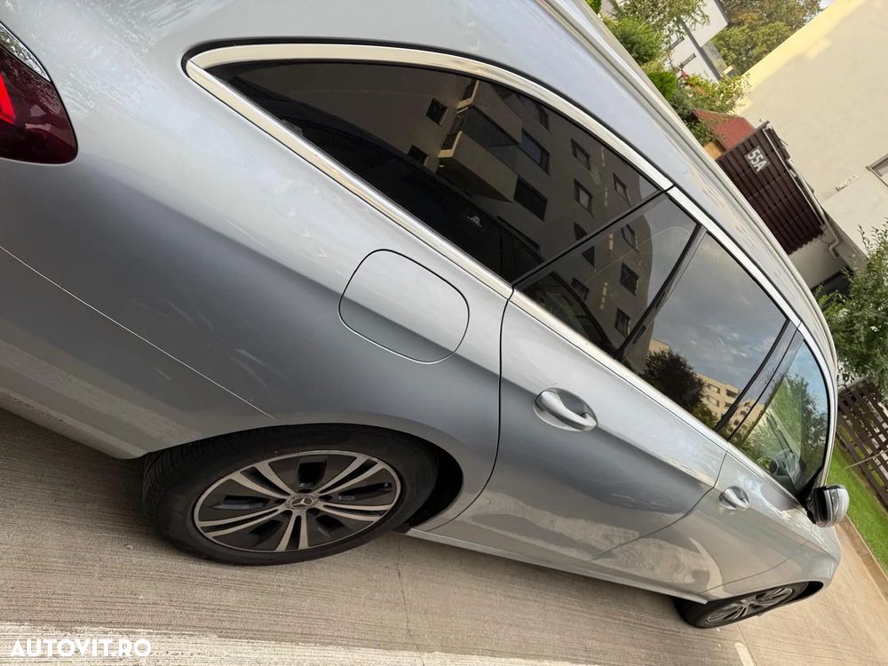 Mercedes-Benz E - 10