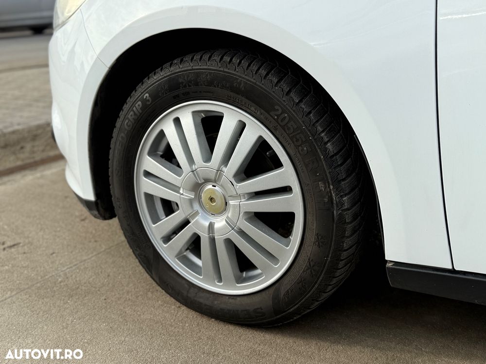 Ford Focus Turnier 1.6 TDCi ECOnetic 88g Start-Stopp-Sy Titanium - 20