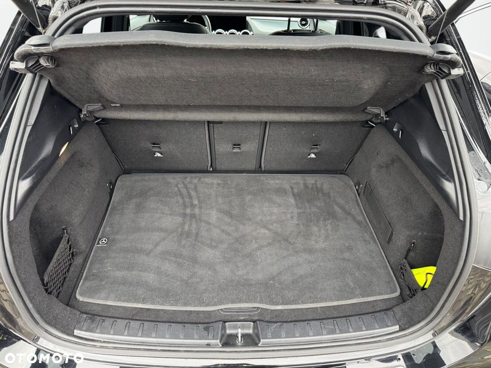 Mercedes-Benz GLA - 15