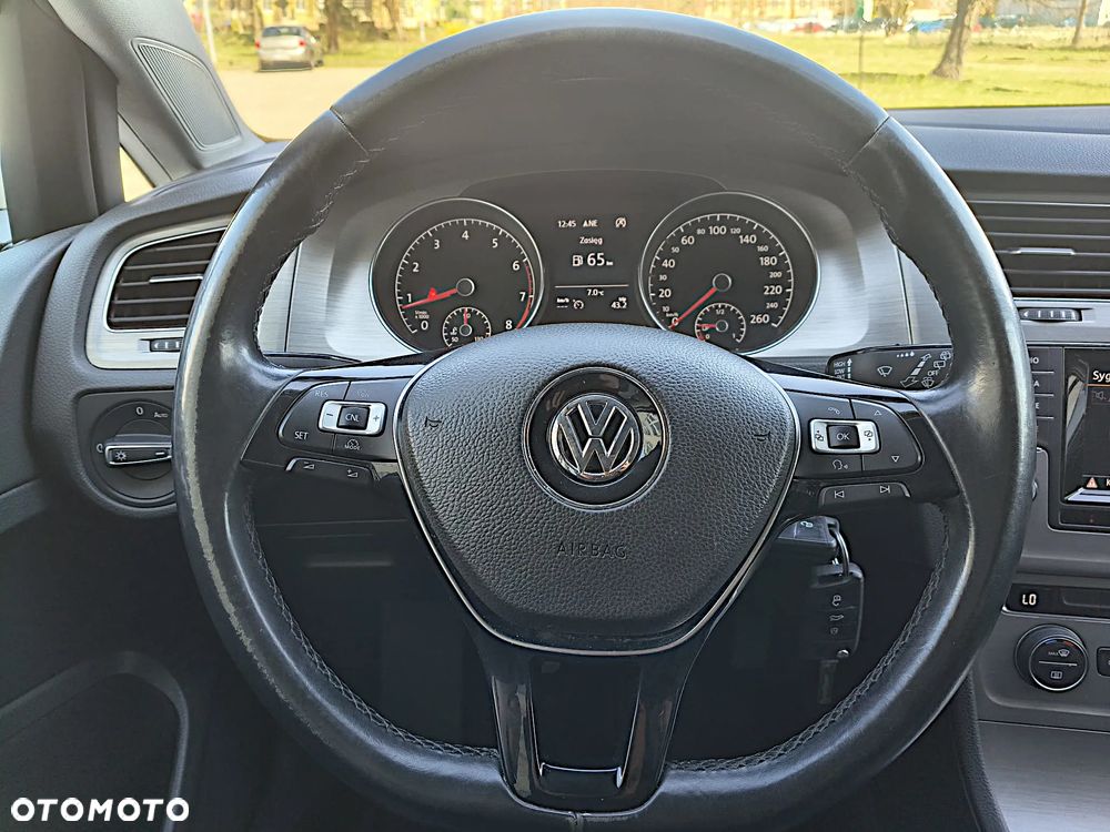 Volkswagen Golf 1.4 TSI BMT Comfortline - 26